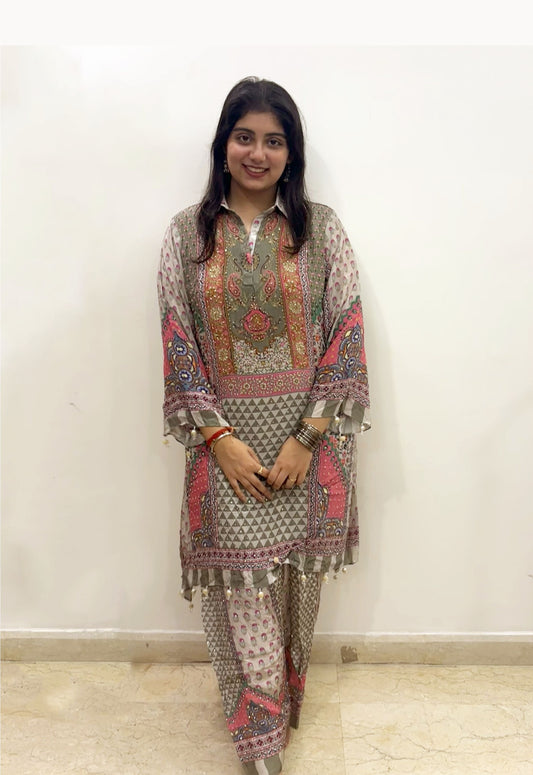 Elegant Printed Crepe Suit with Contemporary Ethnic Style