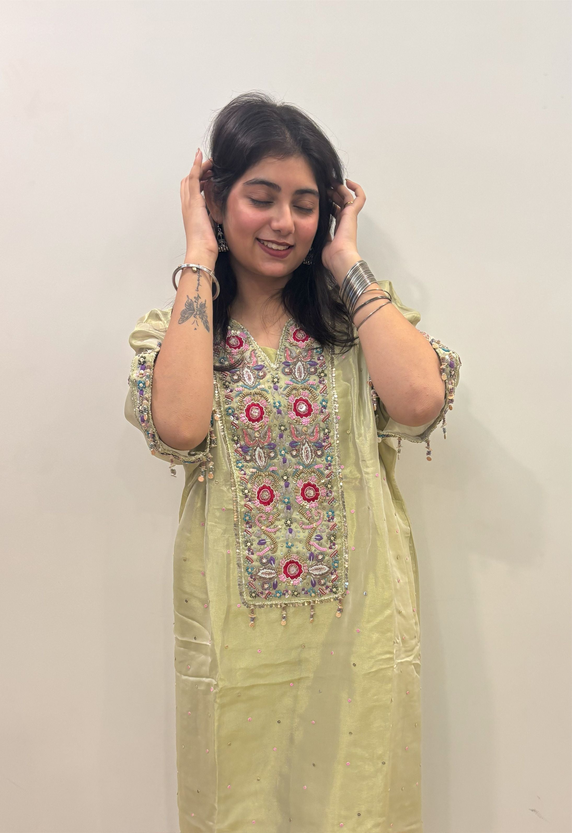 Elegant Tulfi Suit Set with Handcrafted Embroidery