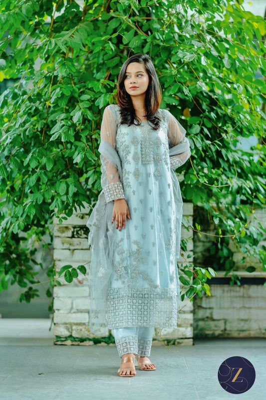 3 ways to style party wear suits for women