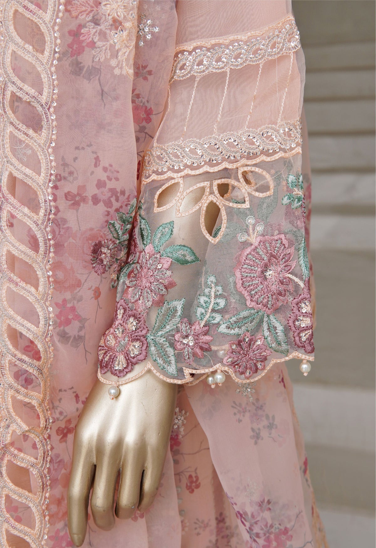 Peach Embroidered Organza Suit with Floral Dupatta - Sadabahar