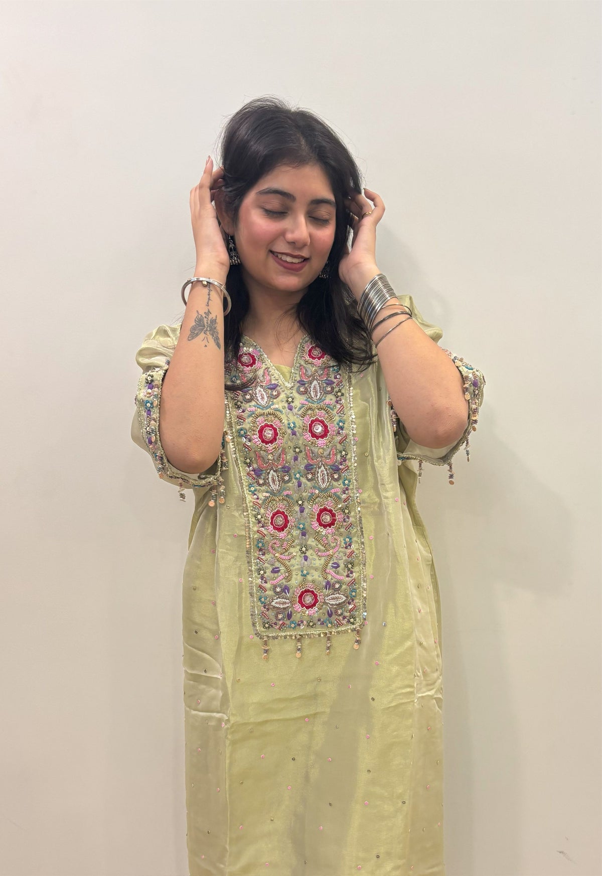 Elegant Tulfi Suit Set with Handcrafted Embroidery