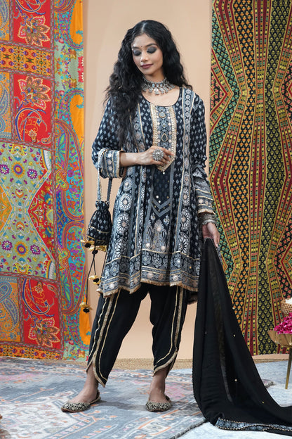 Black Embroidered Muslin Short Anarkali Suit Set | Noor-E-Rang