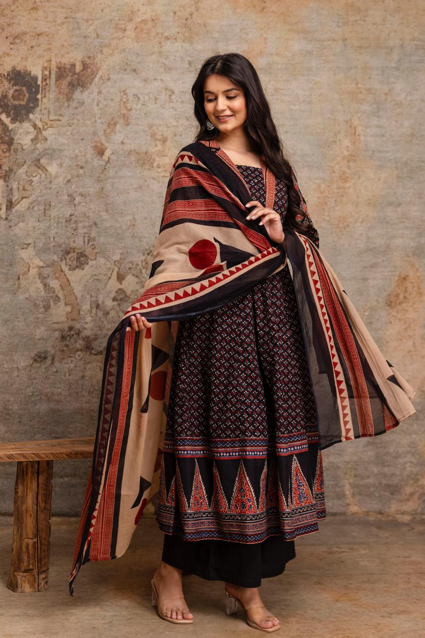 Nazakat Black Printed Cotton Kurta Set with Dupatta for Women